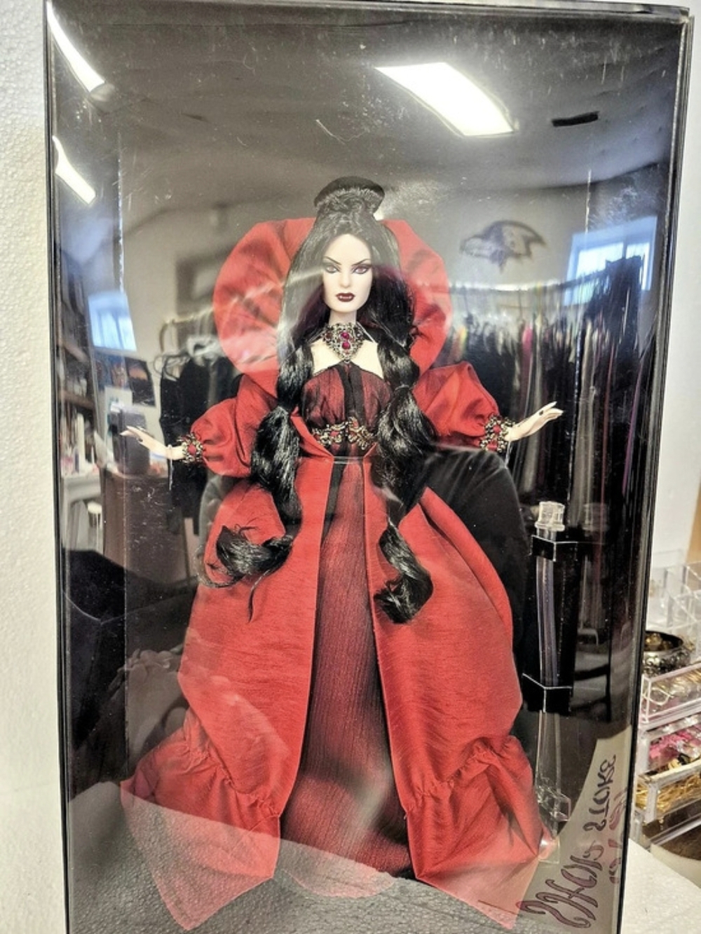 NRFB Gold Label Barbie Haunted Beauty Vampire Doll Only 6800 copie in the World